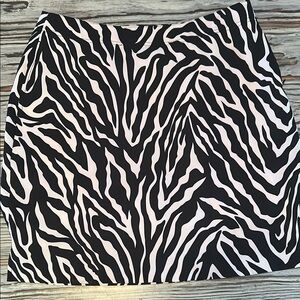 EP Pro Black and White Mini Golf Skort